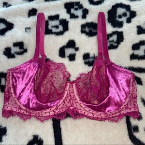 VINTAGE lace and velvet balconette bra